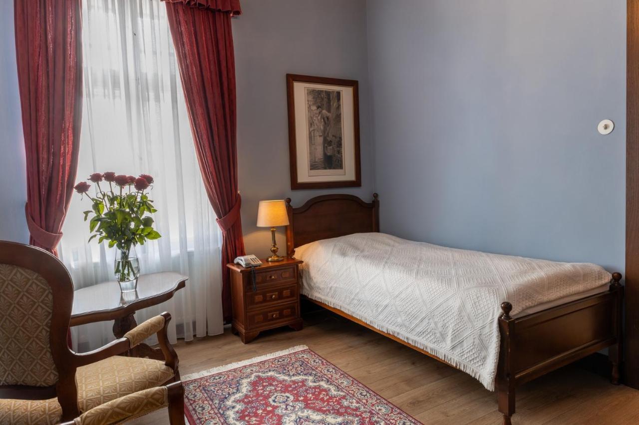 Hotel Zamek Stirin Velké Popovice Eksteriør bilde