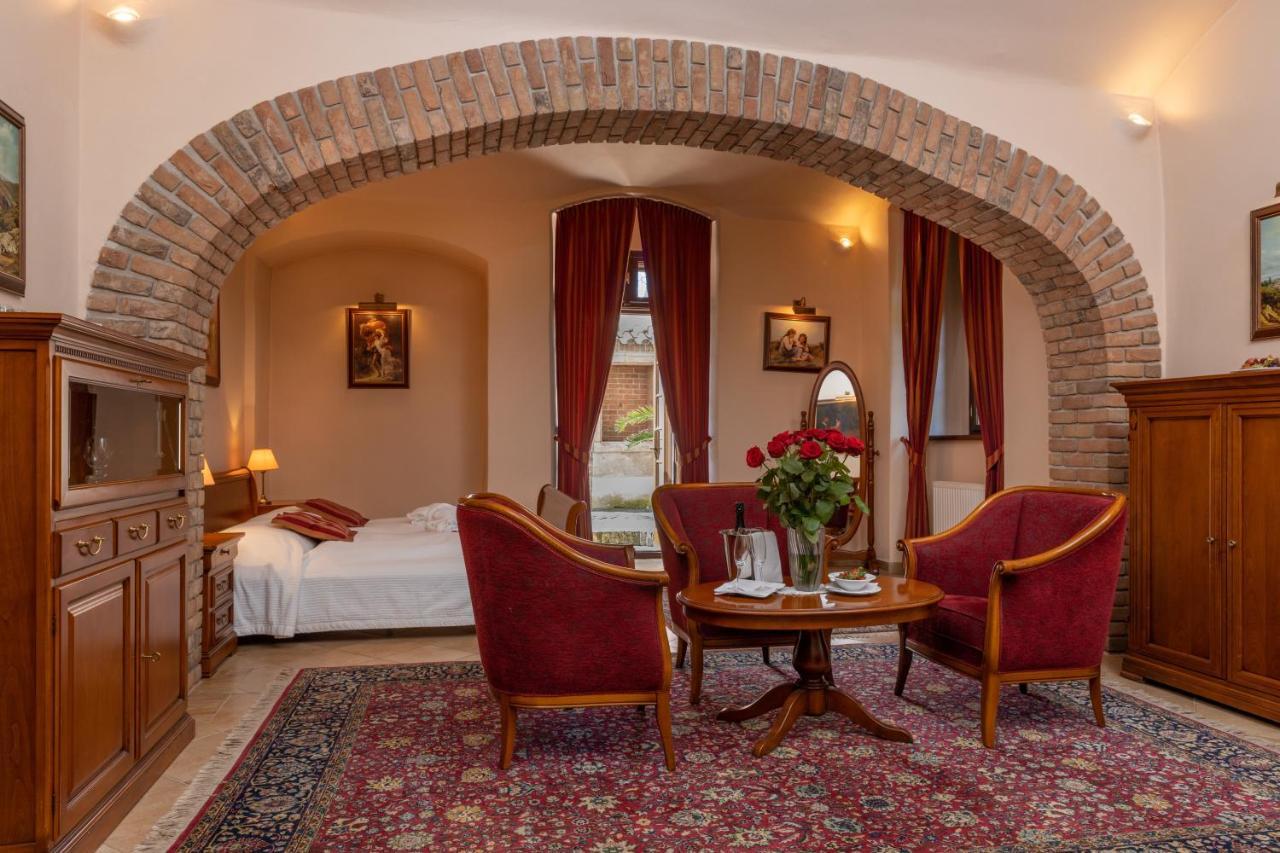 Hotel Zamek Stirin Velké Popovice Eksteriør bilde