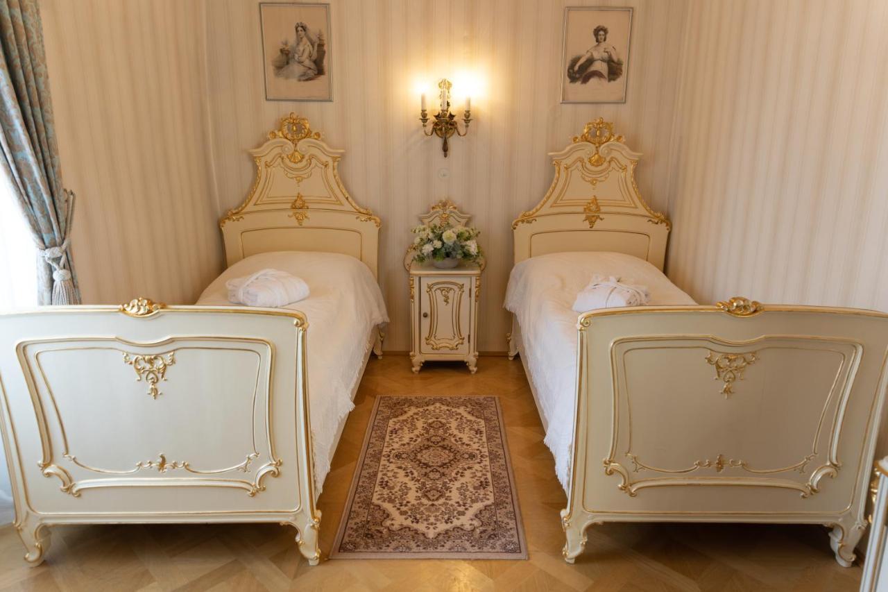 Hotel Zamek Stirin Velké Popovice Eksteriør bilde