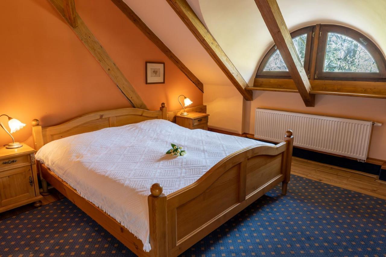 Hotel Zamek Stirin Velké Popovice Eksteriør bilde