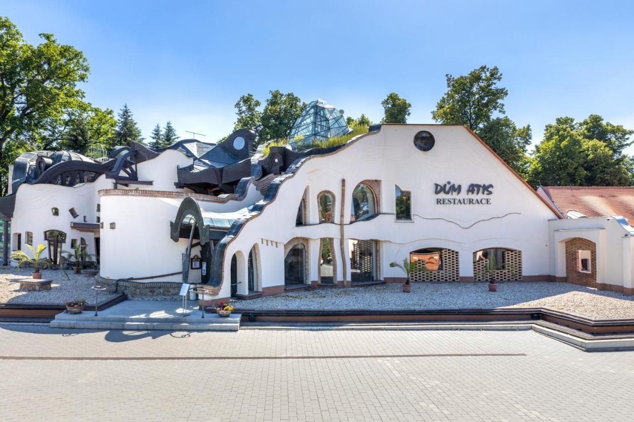 Hotel Zamek Stirin Velké Popovice Eksteriør bilde